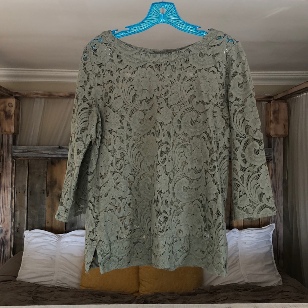 Roll Up Sleeve Lace Top
